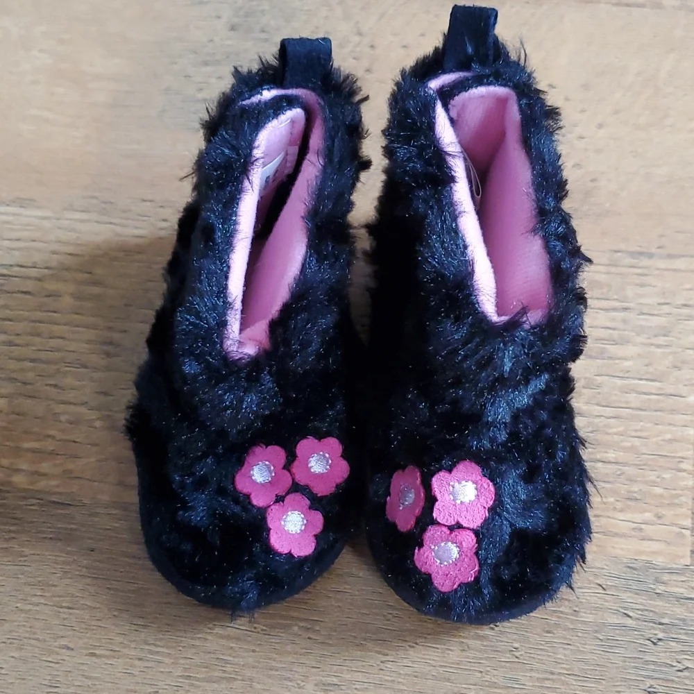 ABG Baby black fur boots with embroidered 3D‎ flowers